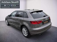 gebraucht Audi A3 Sportback 1.6 TDI Attraction