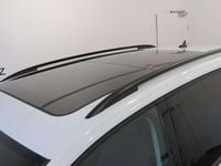 Gebraucht VW Touran 150 PS (110 kW) 2022 Weiss  normal Van / Kleinbus