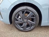 Neu Opel Astra 131 PS (96 kW) 2025 Schwarz Kombi