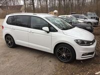 Gebraucht VW Touran Comfortline 110 PS (80 kW) 2016 Weiß Van / Kleinbus
