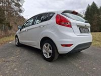 Gebraucht Ford Fiesta Titanium 82 PS (60 kW) 2011 Weiß Kleinwagen