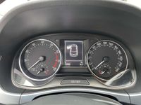 Gebraucht Skoda Fabia Ambition 60 PS (44 kW) 2015 Weiß Limousine