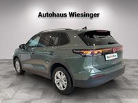 Neu VW Tiguan 130 PS (95 kW) 2025 Mittelgrün metallic SUV