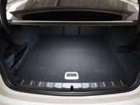 Gebraucht BMW 320e Efficient Dynamics 204 PS (150 kW) 2024 Weiß Limousine