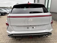 gebraucht Hyundai Kona Smart 1.6 T-GDI 180PS 7DCT/AUTOMATIK, 17" ALU, Winter-Paket, 2-Zonen-Klimaautomatik, Dachreling, Lederlenkrad, ACC/Tempomat, NAVIGATION 12,3", Parksensoren vorrn/hinten, Rückfahrkamera, Alarm, LED-Scheinwerfer, Key, Armlehne vorn