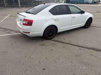 gebraucht Skoda Octavia 16 TDI Active