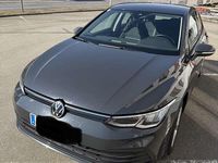 Gebraucht VW Golf VIII Life 131 PS (96 kW) 2020 Grau Kleinwagen