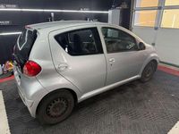 Gebraucht Toyota Aygo Basis 68 PS (50 kW) 2008 Silber Kleinwagen