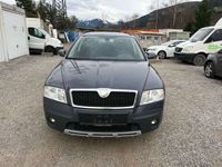 gebraucht Skoda Octavia Combi Scout 2,0 TDI PD DPF 4x4 Unfall !!! EXPORT