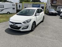 Gebraucht Hyundai i30 90 PS (66 kW) 2012 Weiß Kombi