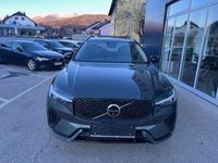 gebraucht Volvo XC60 Ultra Dark Recharge Plug-In Hybrid AWD *9.000km*