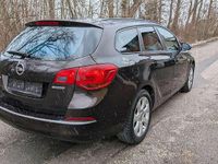 Gebraucht Opel Astra Edition 110 PS (80 kW) 2014 Braun Kombi