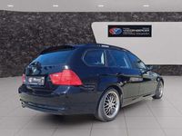 Gebraucht BMW 318 143 PS (105 kW) 2010 Schwarz Kombi