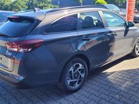 gebraucht Hyundai i30 Kombi Smart SW DCT 1.5 MJ25*Navi*LED*Shzg*PDCv&h*Cam*16