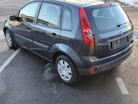 Gebraucht Ford Fiesta Ambiente 69 PS (50 kW) 2006 Grau Kleinwagen