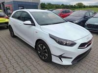 Neu Kia Ceed 140 PS (102 kW) 2025 Weiß Kleinwagen