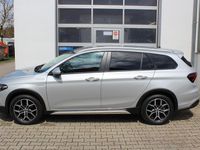 gebraucht Fiat Tipo Kombi CROSS Hybrid 1.5 96kW (130PS) DCT UVP 31.770,00 € Sitzheizung vorn, Multi-Funktions-Monitor mit 7 Zoll Bildschirm Instrumente, Einparkhilfe: hinten Kamera, Sprachbedienung für Radio und Telefon uvm