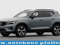 Neu Volvo XC40 163 PS (119 kW) 2025 Grau SUV