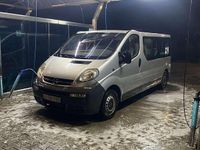 Gebraucht Opel Vivaro 101 PS (74 kW) 2003 Silber Van / Kleinbus