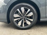 Neu VW Golf VIII Business 116 PS (85 kW) 2025 Weiß Kombi