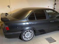 Gebraucht BMW 325 192 PS (141 kW) 1992 Schwarz Limousine