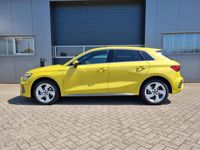 gebraucht Audi A3 Sportback S-Line 35 TFSI 150PS S-Tronic Komfortklimaautomatik LED-Scheinw.+LED-Heckleuchten (dynamisch) Smartphone-Interface Sitzheizung Glanzpaket abg.Scheiben Apple-CarPlay Android-Auto Rückf.Kamera PDC v+h Teilb.Bank Tempomat