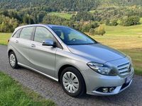Gebraucht Mercedes B180 Style 109 PS (80 kW) 2014 Silber Van / Kleinbus
