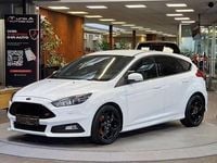 gebraucht Ford Focus ST 1-Hand *STSportsitze*18Zoll*LED*PDC*