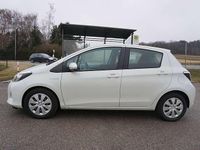 Gebraucht Toyota Yaris Hybrid Active 75 PS (55 kW) 2014 Weiß Limousine