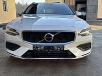Gebraucht Volvo V60 Momentum 197 PS (144 kW) 2021 Weiß Kombi