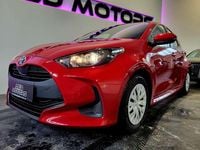 Gebraucht Toyota Yaris Hybrid Basis 92 PS (67 kW) 2022 Rot Kleinwagen