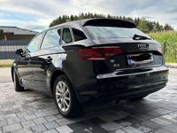 gebraucht Audi A3 Sportback A3 Attraction 1,6 TDI S-tronic Attraction