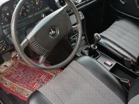 Gebraucht Mercedes 200 54 PS (39 kW) 1979 Gelb Limousine