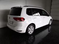 Gebraucht VW Touran 150 PS (110 kW) 2022 Weiß Van / Kleinbus