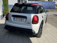 Gebraucht Mini John Cooper Works 231 PS (169 kW) 2023 Weiß Kleinwagen