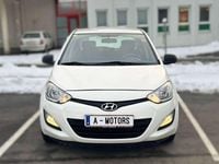 Gebraucht Hyundai i20 Life 86 PS (63 kW) 2013 Weiß Kleinwagen