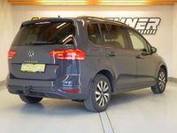 Gebraucht VW Touran R 150 PS (110 kW) 2024 Grau Van / Kleinbus