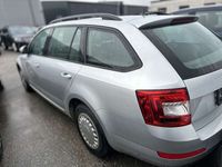 gebraucht Skoda Octavia Combi 16 TDI Ambition 4x4