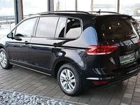 Gebraucht VW Touran Comfortline 122 PS (89 kW) 2022 Schwarz Van / Kleinbus