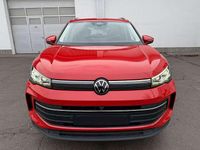 Gebraucht VW Tiguan 131 PS (96 kW) 2024 Rot SUV