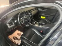 Gebraucht Jaguar XF Pure 163 PS (119 kW) 2018 Schwarz Limousine