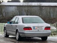 gebraucht Mercedes E280 4MATIC Aut.Top*Kredit*Leder*Sitzheizung* Tempomat