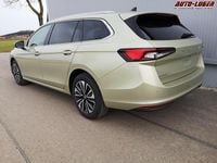 Neu Skoda Superb Selection 193 PS (141 kW) 2025 Ice tea yellow Kombi