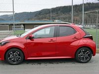 Gebraucht Toyota Yaris Hybrid Active 92 PS (67 kW) 2023 Rot Limousine