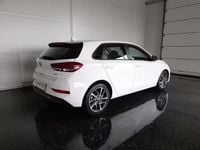 Gebraucht Hyundai i30 120 PS (88 kW) 2021 Weiß Limousine