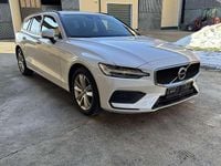 Gebraucht Volvo V60 Momentum 197 PS (144 kW) 2021 Weiß Kombi