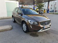 gebraucht Volvo XC60 Momentum Geartronic D3