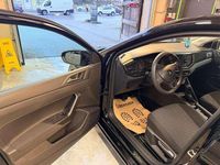 Gebraucht VW Polo 65 PS (47 kW) 2018 Schwarz Kleinwagen