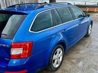 Gebraucht Skoda Octavia Elegance 150 PS (110 kW) 2015 Blau Kleinwagen
