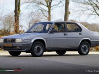 Gebraucht Alfa Romeo 90 128 PS (94 kW) 1985 Silber Limousine